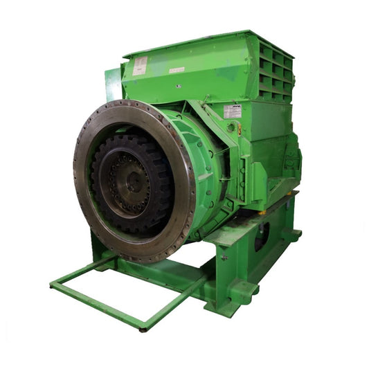 Alternatore Stamford LVSI804S2 trifase con carcassa verde, ventola frontale, alette di raffreddamento e cablaggi sul lato posteriore.