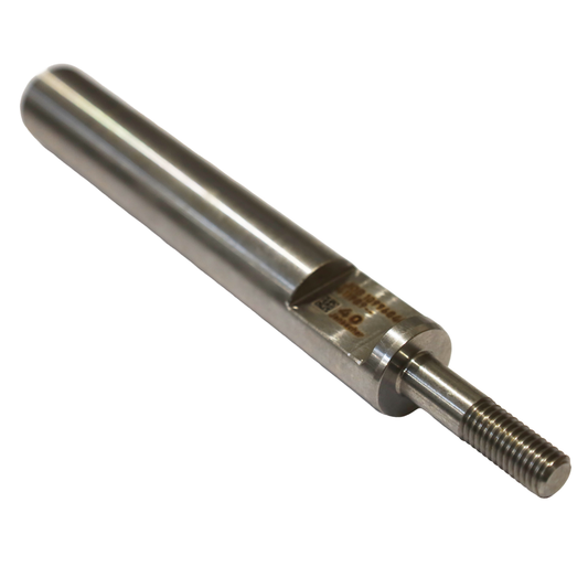 Albero metallico con superficie lucida, estremità filettata e apertura circolare sul retro.