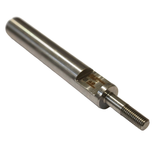 Albero metallico con superficie lucida, estremità filettata e apertura circolare sul retro.